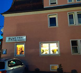 Parkplatz bei Restaurant