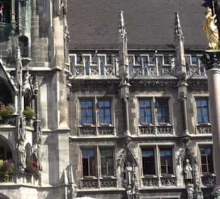 Glockenspiel im Turm des Neuen Rathauses