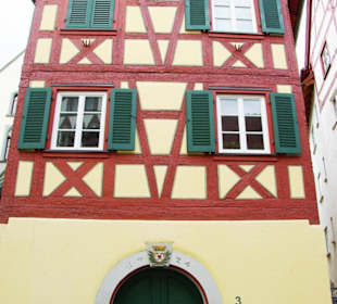 Durch die Niederburg