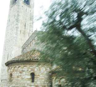 Die Kirchen alle gleich gebaut