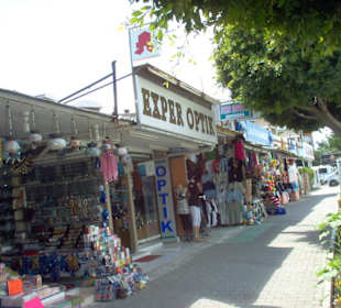 Einkaufsstrasse in Kumköy-Side