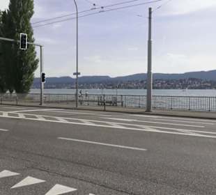 Bahnhof Tiefenbrunnen