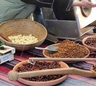 Nussröster auf dem Weihnachtsmarkt Mitwitz