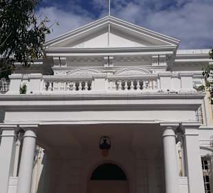 Victoria Theater and Concert Hall