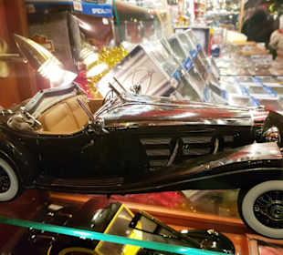 Spielzeugautos Erwachsene