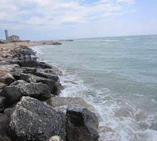 Strand - Weg zum Leuchtturm