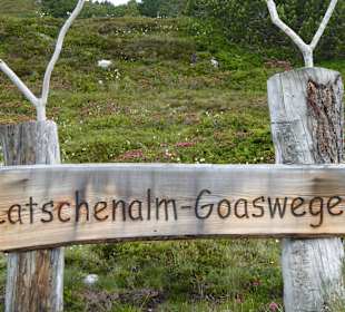 Wegweiser zur Latschenalm