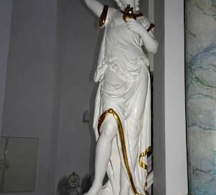 Statue