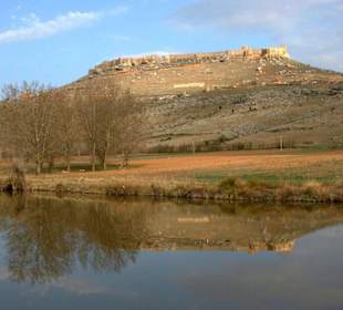 Die Burg trohnt oben