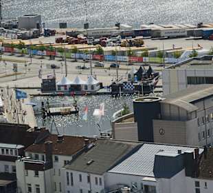 Blick vom Rathausturm auf den Kieler Hafen