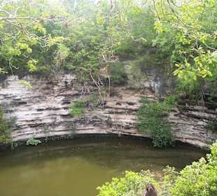 Cenote Sagrado - Heiliger Brunnen 