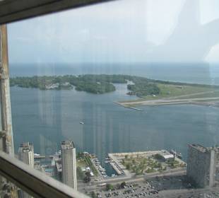 CN Tower Toronto. Es geht nach Oben