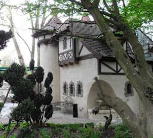 Garten und Märchenhaus