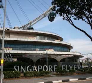 Vor dem Singapur Flyer