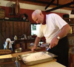 Der Chef mit Filet im Salzmantel