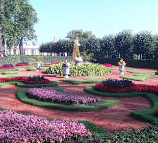 Schlösschen Mont Plaisiere im Park Peterhof