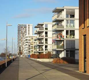 Spaziergang durch die Überseestadt Bremen
