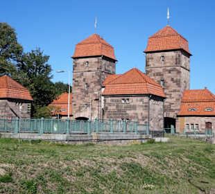 Die historischen Gebäude der Schachtschleuse