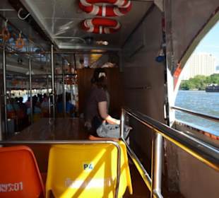 Fahrt auf dem Chao Phraya Fluss Bangkok