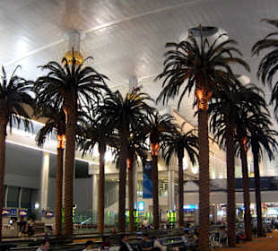 Flughafenhalle innen