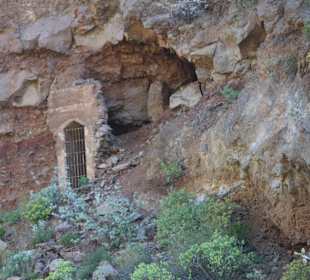 Höhlen im Vulkangestein
