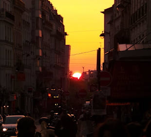 Sonnenuntergang in der Rue des Abbesses