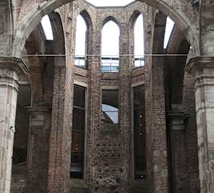 Blick in die Kirchenruine St. Alban in Köln