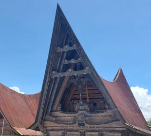 Tugu Raja Sitio