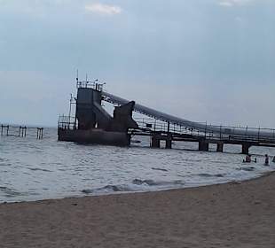 Störende ehemalige Magnesit-Verladeanlage direkt a