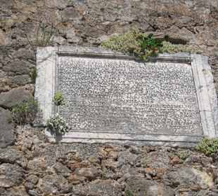 Inschrift an der Festung
