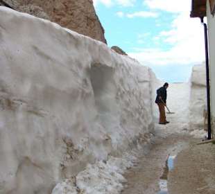 22. Juni, Toni-Demez- Hütte im Schnee