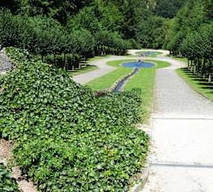 Die Kaskade hinter dem Alten Schloss