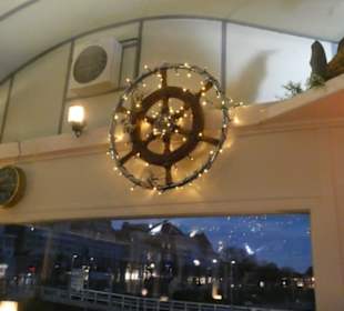 Zum Absacker im Restaurant und Café Traveblick