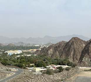 Blick vom Damm ins Tal auf Hatta