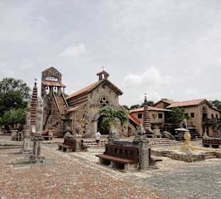 Kirche in Altos de Chavo`n