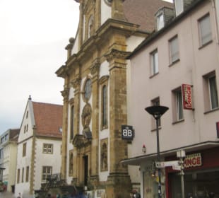 Westernstraße mit Franziskanerkirche