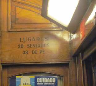 Dentro del tranvía