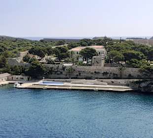 Bei der Einfahrt in den Hafen von Mahon