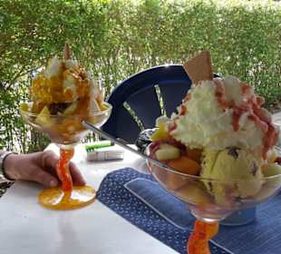 Eisbecher sehr lecker