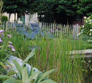 Garten mit Schwimmteich