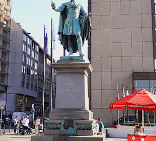 Denkmal József Eötvös