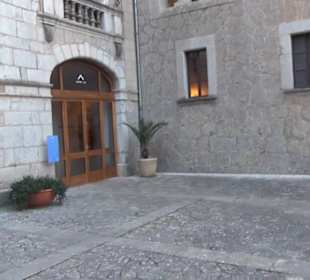 Plaza del Bisbe Campins