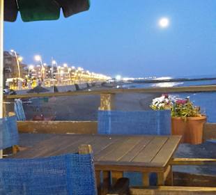 Oben Cocktails unten Meer