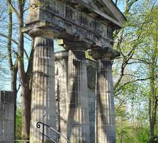 Der Portikus im Bürgerpark