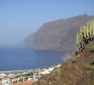 Blick auf die Steilküste von Los Gigantes