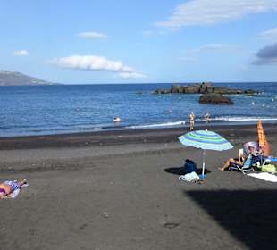 Schwarzer Strand von Los Cancajos