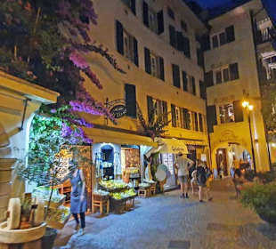 Die schönste Einkaufstrasse am Ufer