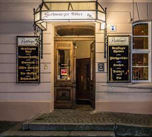 Eingang am Abend