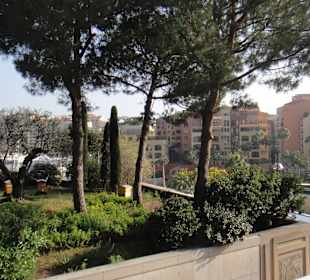 Housed in a complex with shops and other museums