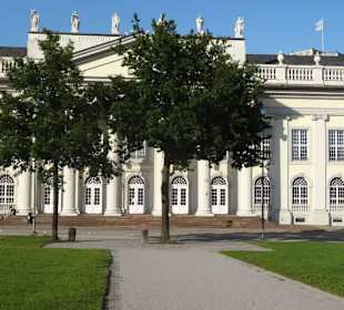 Muzeum Fridericianum - widok zewnętrzny